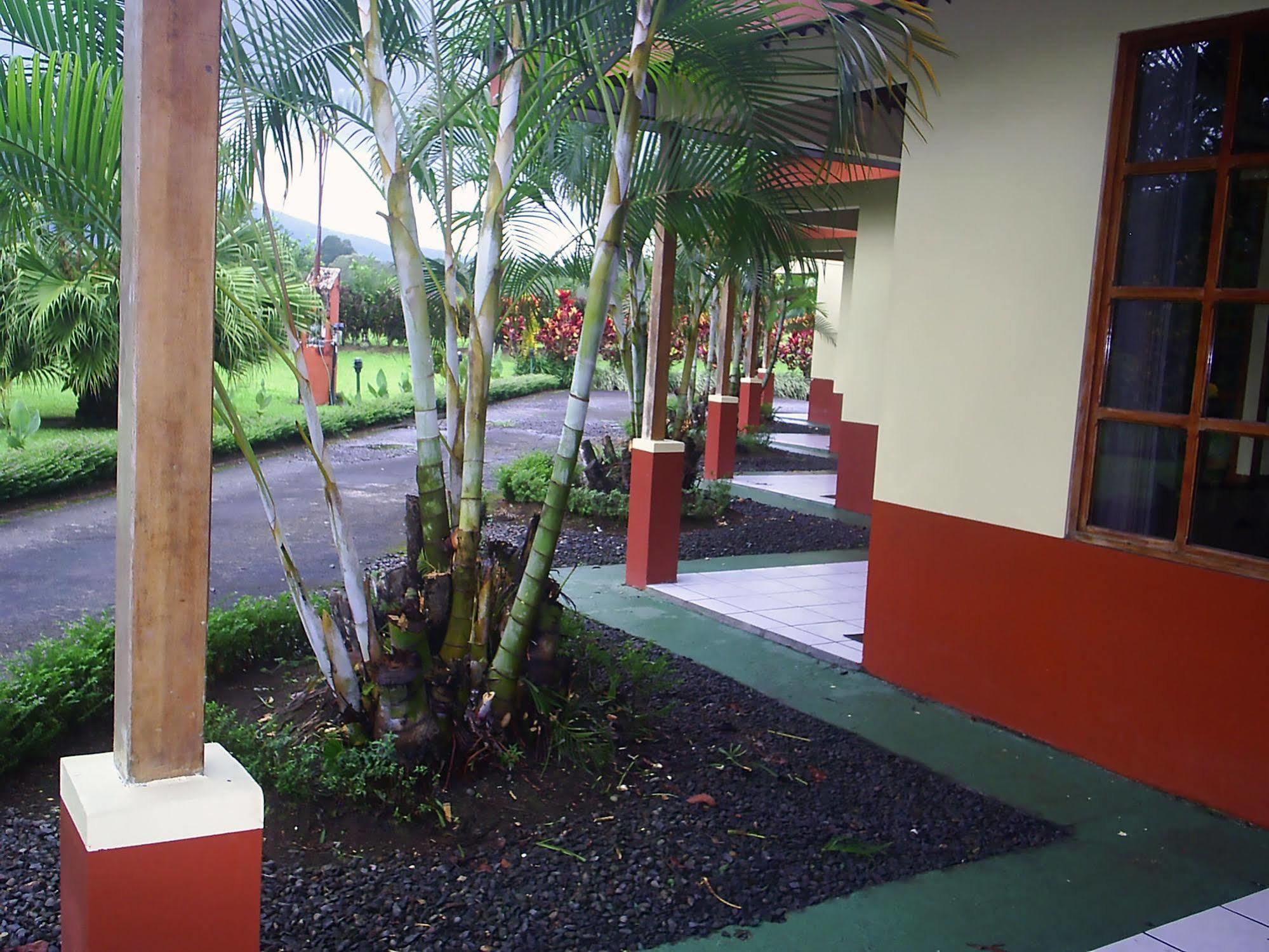 Hotel Befox Adventure La Fortuna Exterior foto